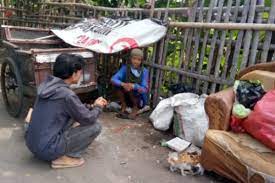 Tim C, A. dari Kelas Riset Lapangan HMJ Ilmu Ekonomi.