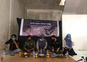 Suasana Acara Pembukaan Rapat Pleno Tengah Tahun HMJ-IE, Ruko Jalan Mangka Dg. Bombong Baru, Sabtu (03/08/2021)