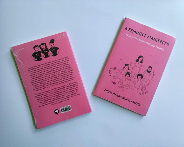 Buku Chimamanda Ngozi Adichie "A Feminist Manifesto".